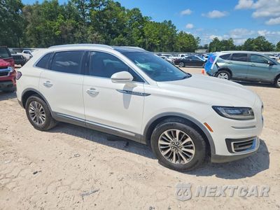 Czwarte zdjęcie samochodu z boku: 2020 LINCOLN NAUTILUS RESERVE VIN:2LMPJ6K91LBL09148 - miniatura