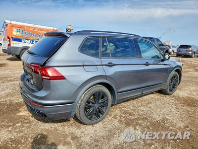 Trzecie zdjęcie samochodu z tyłu: 2023 VOLKSWAGEN TIGUAN SE R-LINE BLACK VIN:3VVCB7AX4PM142095 - miniatura