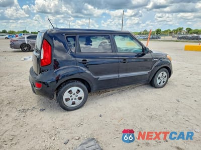 Trzecie zdjęcie samochodu z tyłu: 2012 KIA SOUL BASE VIN:KNDJT2A57C7477196 - miniatura