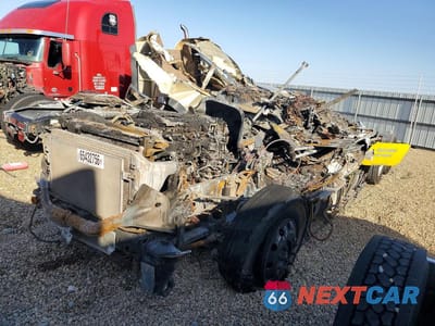 2018 FREIGHTLINER CASCADIA 126 SEMI TRUCK 3AKJHHDR1JSJR8041 - główne zdjęcie licytacji z USA - miniatura