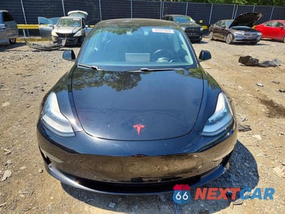 Piąte zdjęcie samochodu w środku: 2018 TESLA MODEL 3 VIN:5YJ3E1EB6JF128082 - miniatura