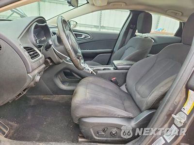 Zdjęcie 7 z 12 samochodu: 2015 CHRYSLER 200 LIMITED VIN:1C3CCCAB2FN616515 - miniatura