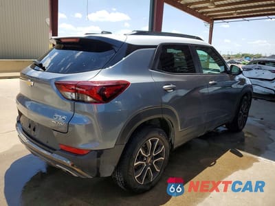 Trzecie zdjęcie samochodu z tyłu: 2021 CHEVROLET TRAILBLAZER ACTIV VIN:KL79MSSL7MB034670 - miniatura