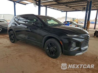 Czwarte zdjęcie samochodu z boku: 2021 CHEVROLET BLAZER 3LT VIN:3GNKBDRS6MS519610 - miniatura
