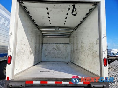 Zdjęcie 10 z 14 samochodu: 2025 GMC SAVANA BOX TRUCK VIN:7GZ07SF78SN007704 - miniatura