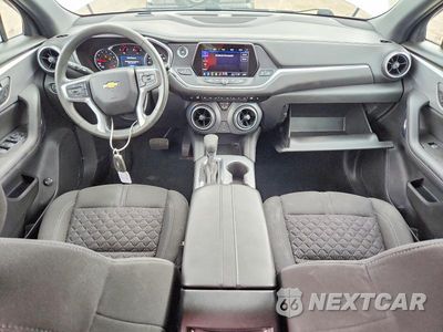 Zdjęcie 8 z 13 samochodu: 2021 CHEVROLET BLAZER 2LT VIN:3GNKBHRS6MS549455 - miniatura