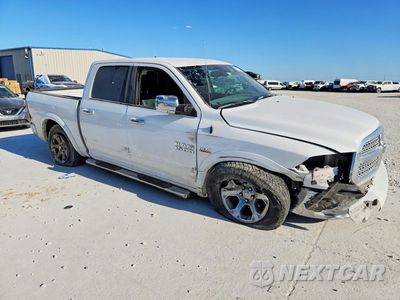 Czwarte zdjęcie samochodu z boku: 2018 RAM 1500 LARAMIE VIN:1C6RR7NT9JS115864 - miniatura