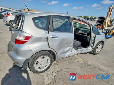 Trzecie zdjęcie samochodu z tyłu: 2012 HONDA FIT VIN:JHMGE8H3XCC040813 - miniatura