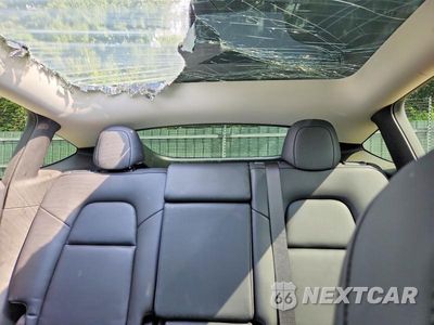 Zdjęcie 10 z 13 samochodu: 2024 TESLA MODEL Y VIN:7SAYGAEE9RF020807 - miniatura