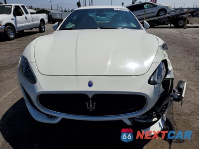Piąte zdjęcie samochodu w środku: 2017 MASERATI GRANTURISMO S VIN:ZAM45VLA2H0222437 - miniatura