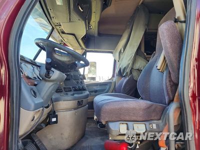 Zdjęcie 7 z 13 samochodu: 2017 FREIGHTLINER CASCADIA 125 SEMI TRUCK VIN:3AKJGLDV3HSHD4970 - miniatura