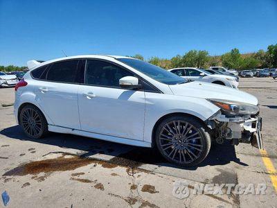 Czwarte zdjęcie samochodu z boku: 2016 FORD FOCUS RS VIN:WF0DP3TH5G4115497 - miniatura