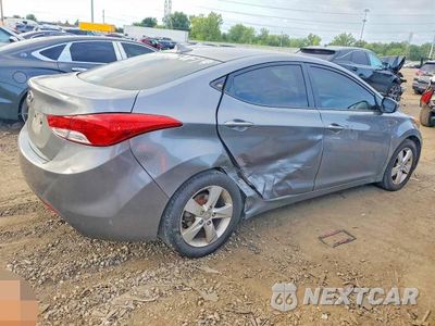 Trzecie zdjęcie samochodu z tyłu: 2013 HYUNDAI ELANTRA GLS VIN:5NPDH4AE3DH323754 - miniatura