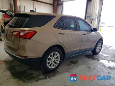 Trzecie zdjęcie samochodu z tyłu: 2018 CHEVROLET EQUINOX LS VIN:2GNAXHEV4J6165441 - miniatura