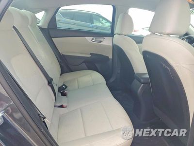 Zdjęcie 10 z 13 samochodu: 2023 KIA FORTE LXS VIN:3KPF24AD8PE541313 - miniatura