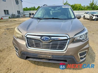Piąte zdjęcie samochodu w środku: 2019 SUBARU FORESTER LIMITED VIN:JF2SKAUC8KH555040 - miniatura