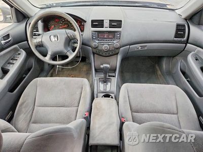 Zdjęcie 8 z 12 samochodu: 2005 HONDA ACCORD LX VIN:1HGCM66325A013700 - miniatura
