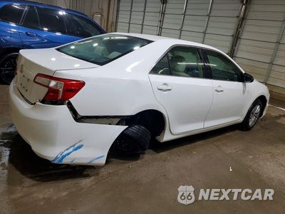 Trzecie zdjęcie samochodu z tyłu: 2013 TOYOTA CAMRY L VIN:4T4BF1FKXDR304572 - miniatura