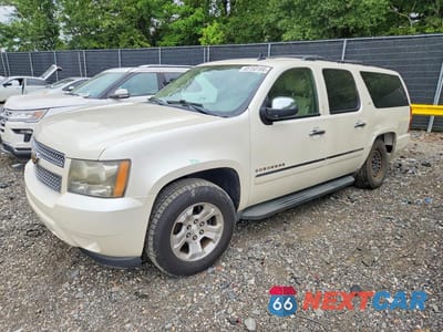 2011 CHEVROLET SUBURBAN K1500 LTZ 1GNSKKE34BR366132 - główne zdjęcie licytacji z USA - miniatura
