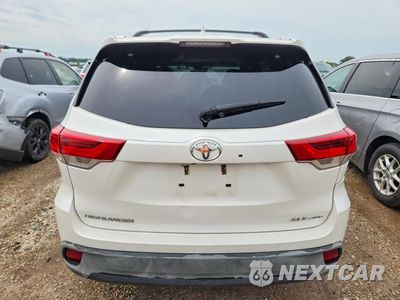 Zdjęcie 6 z 13 samochodu: 2017 TOYOTA HIGHLANDER XLE VIN:5TDJZRFH3HS514297 - miniatura