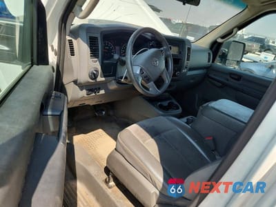 Zdjęcie 8 z 13 samochodu: 2014 NISSAN NV 2500 HD S VIN:1N6AF0LYXEN109920 - miniatura