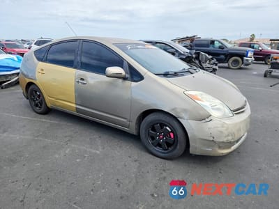 Czwarte zdjęcie samochodu z boku: 2004 TOYOTA PRIUS BASE VIN:JTDKB20U940014812 - miniatura