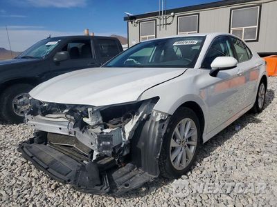 2024 TOYOTA CAMRY LE 4T1C11AK9RU889625 - główne zdjęcie licytacji z USA - miniatura