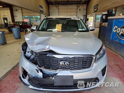 Piąte zdjęcie samochodu w środku: 2020 KIA SORENTO LX VIN:5XYPGDA39LG630110 - miniatura