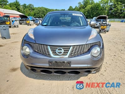 Piąte zdjęcie samochodu w środku: 2011 NISSAN JUKE S VIN:JN8AF5MV3BT013076 - miniatura