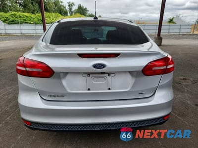 Zdjęcie 6 z 12 samochodu: 2015 FORD FOCUS SE VIN:1FADP3F23FL277018 - miniatura