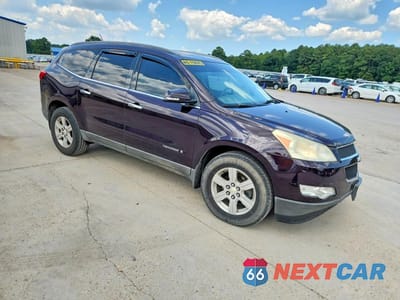 Czwarte zdjęcie samochodu z boku: 2009 CHEVROLET TRAVERSE LT VIN:1GNER23D89S132535 - miniatura