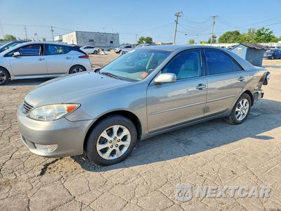 2005 TOYOTA CAMRY XLE V6 4T1BF30KX5U619839 - główne zdjęcie licytacji z USA - miniatura