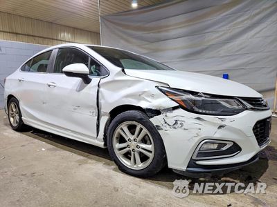 Czwarte zdjęcie samochodu z boku: 2017 CHEVROLET CRUZE LT VIN:1G1BE5SM4H7217327 - miniatura