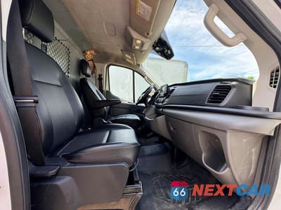 Piąte zdjęcie samochodu w środku: 2021 FORD TRANSIT T-150 VIN:1FTYE1Y83MKA02436 - miniatura