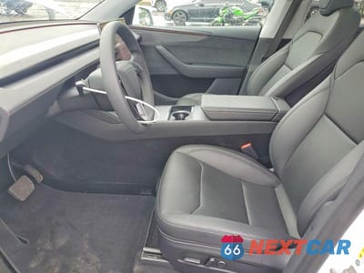Zdjęcie 7 z 13 samochodu: 2026 TESLA MODEL Y VIN:7SAYGDEE0TA447525 - miniatura
