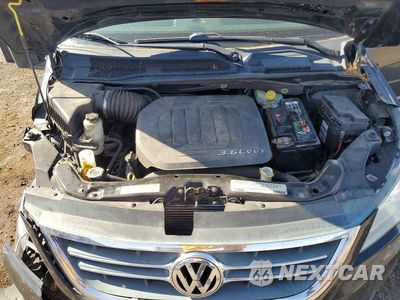 Zdjęcie 12 z 13 samochodu: 2012 VOLKSWAGEN ROUTAN SEL VIN:2C4RVACG9CR392526 - miniatura