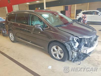 Czwarte zdjęcie samochodu z boku: 2017 CHRYSLER PACIFICA TOURING L PLUS VIN:2C4RC1EG4HR518625 - miniatura