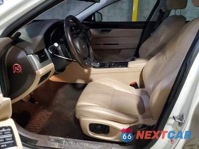 Zdjęcie 7 z 12 samochodu: 2016 JAGUAR XF PRESTIGE VIN:SAJBK4BV3GCY12423 - miniatura