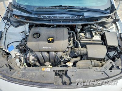 Zdjęcie 11 z 12 samochodu: 2017 KIA FORTE LX VIN:3KPFL4A7XHE117429 - miniatura