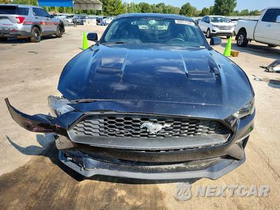 Piąte zdjęcie samochodu w środku: 2018 FORD MUSTANG VIN:1FA6P8TH6J5120997 - miniatura