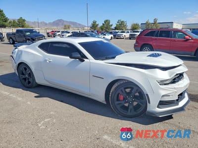 Czwarte zdjęcie samochodu z boku: 2020 CHEVROLET CAMARO SS VIN:1G1FH1R71L0148888 - miniatura