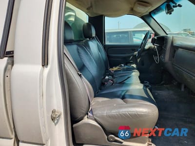 Zdjęcie 10 z 12 samochodu: 2004 GMC NEW SIERRA C1500 VIN:1GTEC14X14Z306362 - miniatura