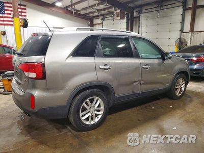 Trzecie zdjęcie samochodu z tyłu: 2014 KIA SORENTO LX VIN:5XYKTDA65EG508525 - miniatura