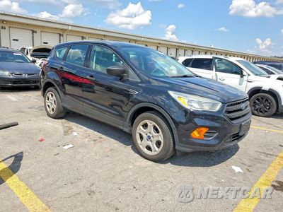 Czwarte zdjęcie samochodu z boku: 2017 FORD ESCAPE S VIN:1FMCU0F70HUD18609 - miniatura
