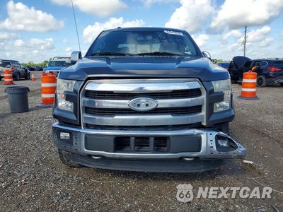 Piąte zdjęcie samochodu w środku: 2017 FORD F150 SUPERCREW VIN:1FTEW1EG5HKD16784 - miniatura