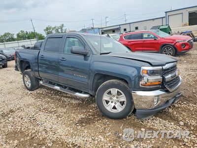 Czwarte zdjęcie samochodu z boku: 2017 CHEVROLET SILVERADO K1500 LT VIN:3GCUKREC4HG254451 - miniatura