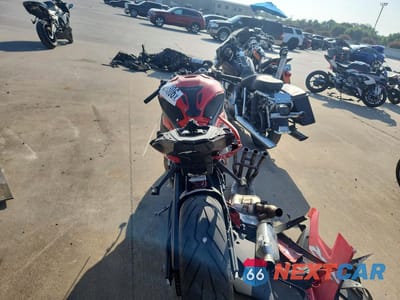 Czwarte zdjęcie samochodu z boku: 2020 BMW S 1000 RR VIN:WB10E2303LZJ28383 - miniatura