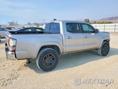 Trzecie zdjęcie samochodu z tyłu: 2017 TOYOTA TACOMA SR5 V6 VIN:5TFCZ5AN5HX087598 - miniatura