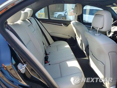 Zdjęcie 10 z 12 samochodu: 2011 MERCEDES-BENZ C 300 4MATIC VIN:WDDGF8BB0BR163407 - miniatura
