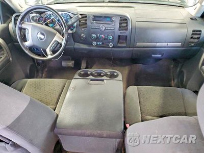 Zdjęcie 8 z 12 samochodu: 2008 CHEVROLET SILVERADO K2500 HEAVY DUTY VIN:1GCHK23KX8F160451 - miniatura